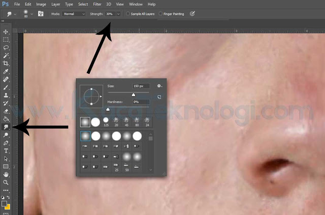 Bagaimana Cara Menghilangkan Jerawat di Photoshop dalam waktu 3 menit - Menghilangkan jerawat menggunakan Adobe Photoshop sangatlah mudah dan hal ini bisa dilakukan dalam waktu yang singkat. Cara ini juga sekaligus membahas tentang cara menghaluskan wajah di Photoshop. Adapun tools yang digunakan untuk menghilangkan jerawat dan menghaluskan wajah adalah menggunakan Spot Healing Brush Tool, Smudge Tool, Clone Stamp Tool, Blur dan sedikit gradiasi warna.