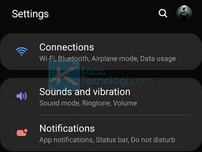 Pergi ke pengaturan Android Anda. Klik menu Connections.