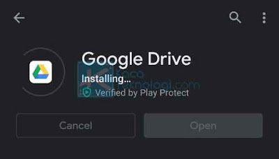 Kita dapat memanfaatkan aplikasi besutan Google yaitu Google Drive. Selain digunakan sebagai tempat penyimpanan, Google drive juga sering digunakan sebagai alat pemindai dokumen yang handal.